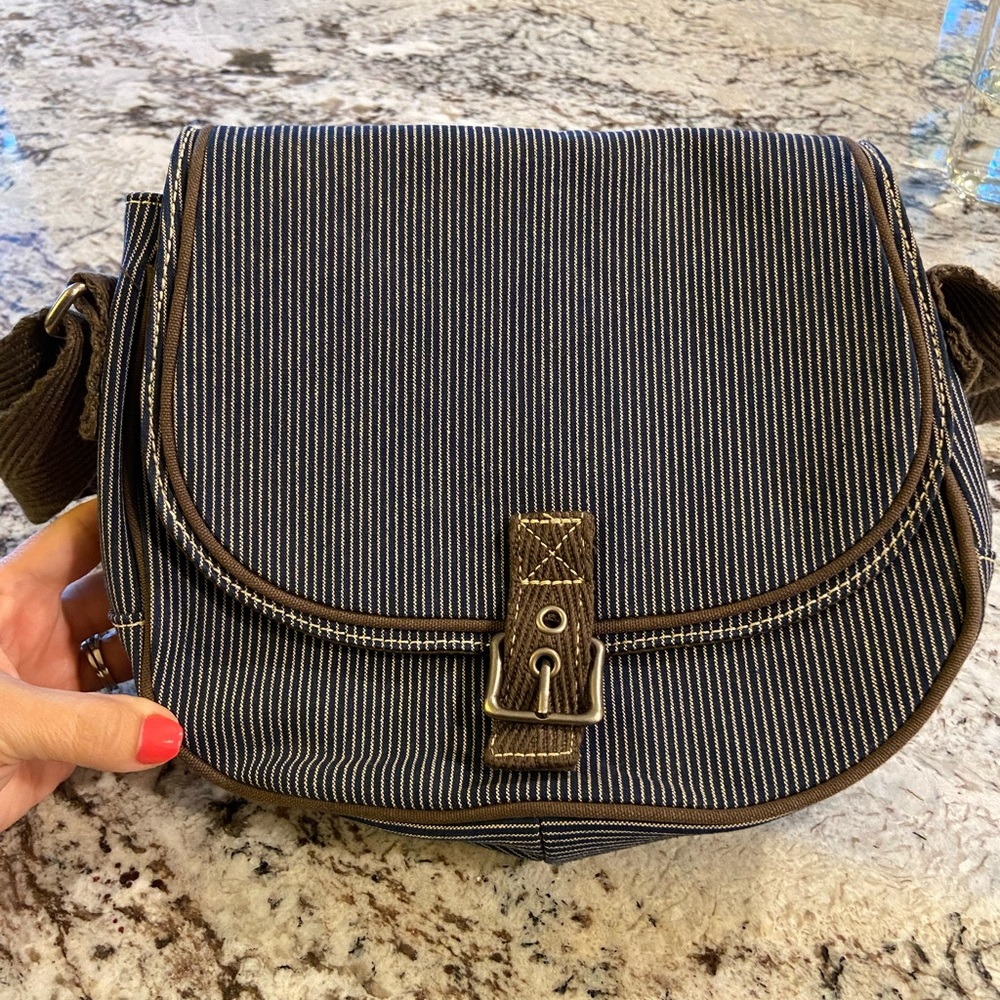 Thirty One Free to Be blue stripe crossbody bag
